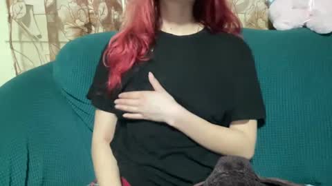 Snapshot of heybluebabe chatting on February 4, 2025, 7:07 am Blue  online show from February 4, 2025, 7:07 am