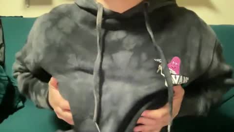 Snapshot of heybluebabe chatting on February 20, 2025, 1:40 pm Blue  online show from February 20, 2025, 1:40 pm