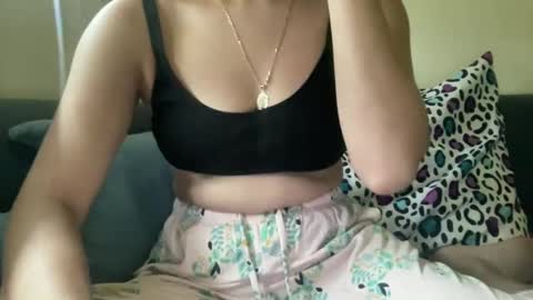 Snapshot of heybluebabe chatting on September 12, 2025, 5:13 pm Blue  online show from September 12, 2025, 5:13 pm