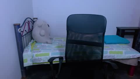 Snapshot of hinata_9 chatting on October 11, 2025, 4:12 am      0600AM-1100AM - online show from October 11, 2025, 4:12 am