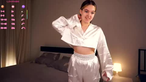 Snapshot of hip_hop_baby chatting on February 20, 2025, 6:46 pm Leya Day Mary Night PvT Open online show from February 20, 2025, 6:46 pm