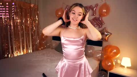 Snapshot of hip_hop_baby chatting on March 6, 2025, 6:59 pm Leya Day Mary Night PvT Open online show from March 6, 2025, 6:59 pm