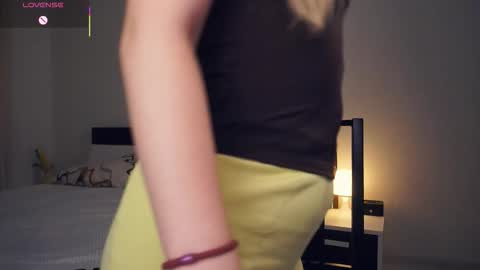 Snapshot of hip_hop_baby chatting on October 8, 2025, 8:06 pm Leya Day Mary Night PvT Open online show from October 8, 2025, 8:06 pm