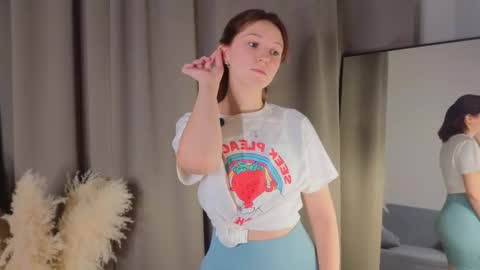 Molly online show from November 20, 2025, 12:05 pm