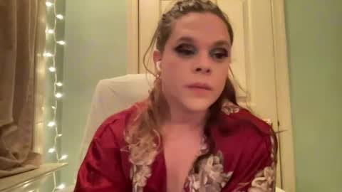 Snapshot of holly23hopefull chatting on December 15, 2024, 11:53 pm Hollys Drive threw Side Of CB. online show from December 15, 2024, 11:53 pm