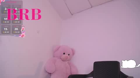 Snapshot of holly_16 chatting on February 14, 2025, 7:23 pm holly_16 online show from February 14, 2025, 7:23 pm