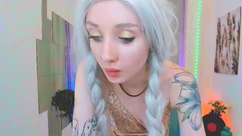 Snapshot of hollyvex chatting on November 14, 2025, 8:51 pm Holly online show from November 14, 2025, 8:51 pm