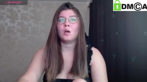 Welcome guys  Pleasure to see you all here  My name is MichaelaTip menu is active Private is open  online show from October 8, 2025, 4:32 am