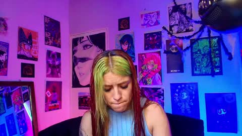 Snapshot of holyeva chatting on December 5, 2024, 9:39 pm online show from December 5, 2024, 9:39 pm