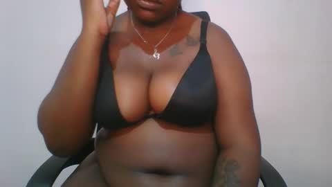 honey_beb online show from September 29, 2025, 8:30 am