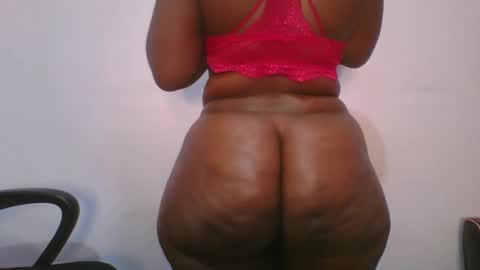 honey_beb online show from October 9, 2025, 6:11 am
