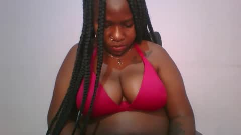 honey_beb online show from October 19, 2025, 4:40 pm