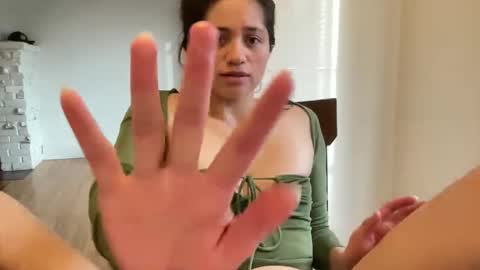 Snapshot of honey_laila chatting on February 28, 2025, 12:54 am honey_laila online show from February 28, 2025, 12:54 am