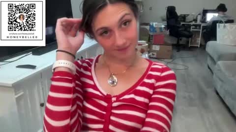 Snapshot of honeybelle8 chatting on December 5, 2024, 1:38 pm belle brunette online show from December 5, 2024, 1:38 pm