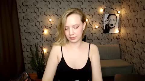 Snapshot of hope_happyyy chatting on March 1, 2025, 1:29 pm hope happyyy online show from March 1, 2025, 1:29 pm