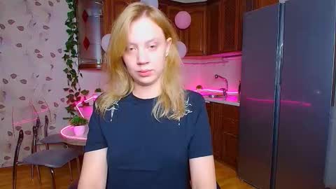 Snapshot of hope_happyyy chatting on September 18, 2025, 1:18 am hope happyyy online show from September 18, 2025, 1:18 am