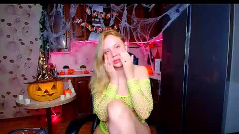 Snapshot of hope_happyyy chatting on October 31, 2025, 1:39 am hope happyyy online show from October 31, 2025, 1:39 am