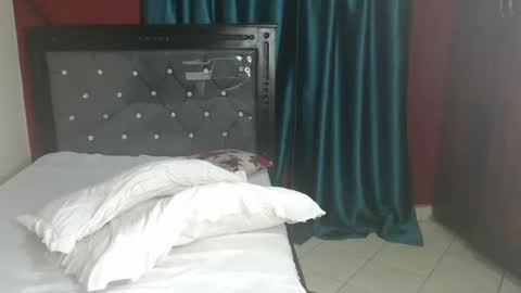 Snapshot of hornybella4 chatting on February 19, 2025, 12:46 am Bella online show from February 19, 2025, 12:46 am