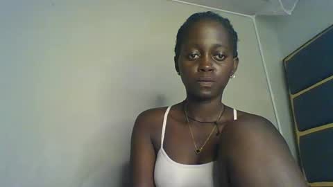 Snapshot of hornybella4 chatting on October 28, 2025, 11:14 am Bella online show from October 28, 2025, 11:14 am