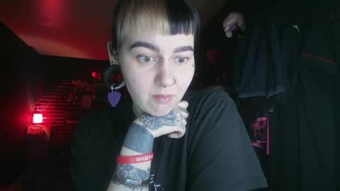 Snapshot of horror_circus chatting on December 6, 2024, 4:03 am Messalina Horror online show from December 6, 2024, 4:03 am