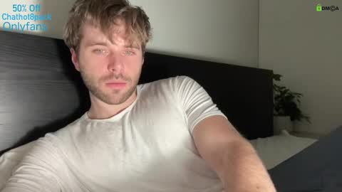 Snapshot of hot8pack01 chatting on January 7, 2025, 9:25 pm Edward aka Wolf online show from January 7, 2025, 9:25 pm