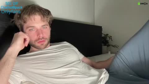 Snapshot of hot8pack01 chatting on January 13, 2025, 11:38 pm Edward aka Wolf online show from January 13, 2025, 11:38 pm