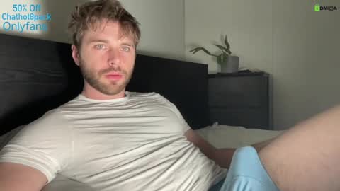 Snapshot of hot8pack01 chatting on March 3, 2025, 3:19 am Edward aka Wolf online show from March 3, 2025, 3:19 am