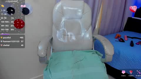 Snapshot of hot_beauty__ chatting on January 9, 2025, 1:35 pm VALENTINA online show from January 9, 2025, 1:35 pm