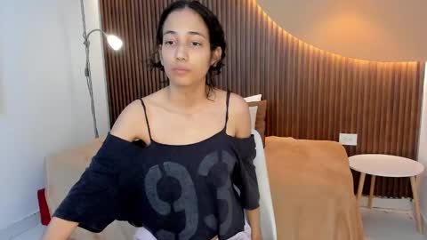 Alana online show from December 3, 2024, 8:50 pm