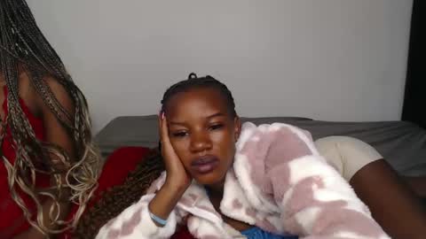 Snapshot of hot_petite1 chatting on December 3, 2024, 5:53 am Hot petite online show from December 3, 2024, 5:53 am