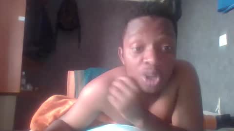 hotguyy001 online show from February 19, 2025, 6:22 am