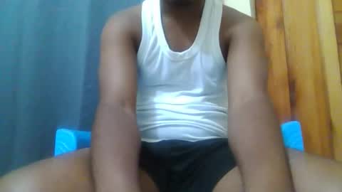 hotguyy001 online show from October 14, 2025, 5:30 am