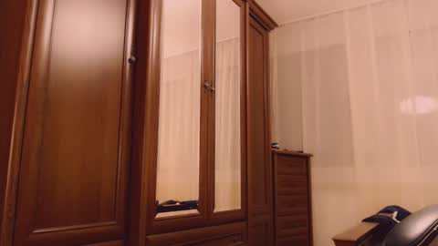 Snapshot of hotkittysquirt chatting on February 14, 2025, 1:23 am Angela online show from February 14, 2025, 1:23 am