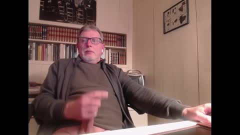 Snapshot of hotlux_54 chatting on December 28, 2024, 10:34 pm hotlux_54 online show from December 28, 2024, 10:34 pm