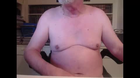 Snapshot of hotlux_54 chatting on March 6, 2025, 2:08 pm hotlux_54 online show from March 6, 2025, 2:08 pm