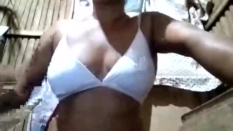 Snapshot of hottie_mama2022 chatting on November 11, 2025, 12:27 pm Lyn online show from November 11, 2025, 12:27 pm