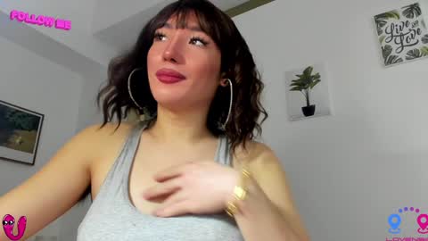 Snapshot of hottycrishinaxx chatting on December 2, 2024, 7:47 am crishinahotty online show from December 2, 2024, 7:47 am