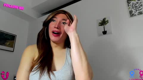 Snapshot of hottycrishinaxx chatting on December 16, 2024, 1:22 pm crishinahotty online show from December 16, 2024, 1:22 pm