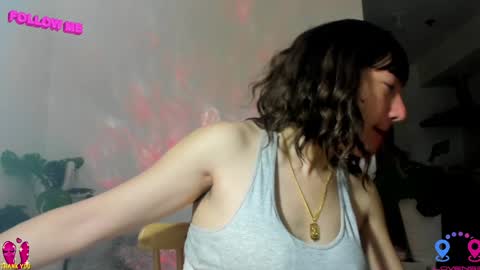 Snapshot of hottycrishinaxx chatting on February 7, 2025, 3:01 am crishinahotty online show from February 7, 2025, 3:01 am