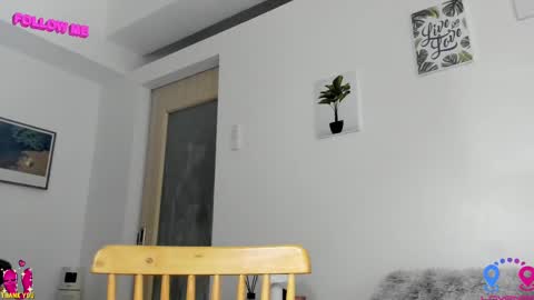 Snapshot of hottycrishinaxx chatting on March 3, 2025, 9:00 am crishinahotty online show from March 3, 2025, 9:00 am