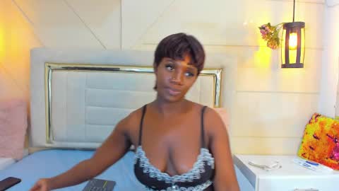 Snapshot of huddah_cam chatting on March 6, 2025, 5:22 pm huddah online show from March 6, 2025, 5:22 pm