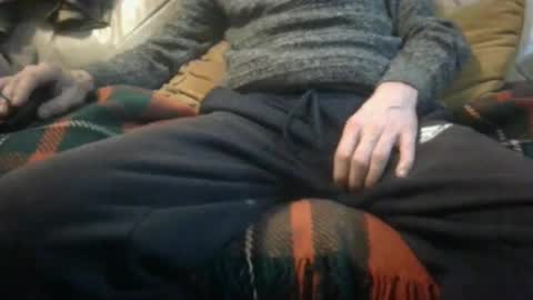 Snapshot of hugenob4u chatting on December 25, 2024, 9:33 pm hugenob4u online show from December 25, 2024, 9:33 pm