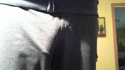 Snapshot of hung_hot_fit10 chatting on January 4, 2025, 9:52 pm Big uncut cock dripping online show from January 4, 2025, 9:52 pm