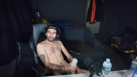 Snapshot of hungbidad666 chatting on September 14, 2025, 3:05 am FootLover online show from September 14, 2025, 3:05 am