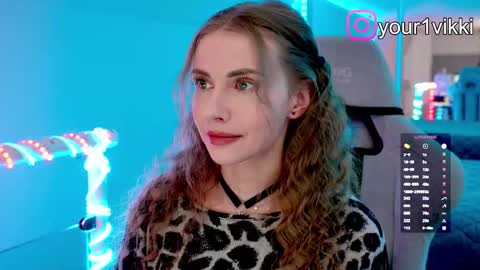 Snapshot of hustleebabyy_vikki chatting on November 10, 2025, 7:57 pm Vika online show from November 10, 2025, 7:57 pm