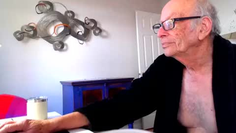 Snapshot of i12cuu12c2 chatting on November 18, 2025, 1:48 pm i12cuu12c2 online show from November 18, 2025, 1:48 pm