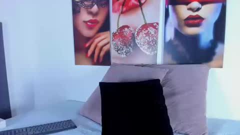 Snapshot of i_am_dolls chatting on September 9, 2025, 7:46 pm The Dolls online show from September 9, 2025, 7:46 pm