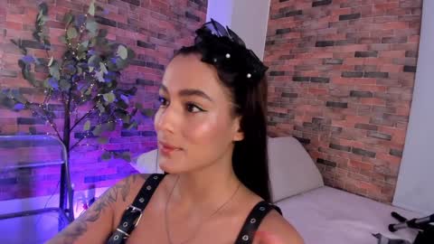Snapshot of i_am_lucy1 chatting on December 19, 2024, 5:07 am Lucy online show from December 19, 2024, 5:07 am