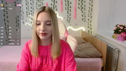 Snapshot of i_am_your_fruit chatting on October 30, 2025, 1:12 pm Mia nice to meet you online show from October 30, 2025, 1:12 pm