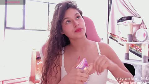 Snapshot of iam_nikki chatting on December 17, 2024, 4:43 pm On instagram Imm NikkiHelp me reach 100 likes online show from December 17, 2024, 4:43 pm